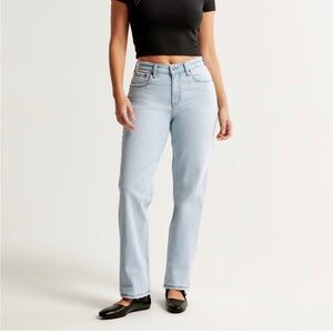 Curve Love Mid Rise 90s Straight Jean 30" inseam size 10R new with tags